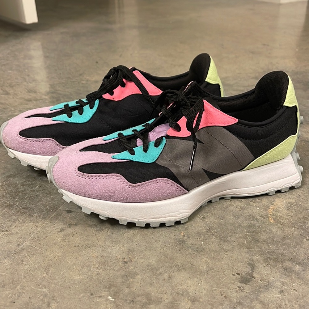 New Balance 327